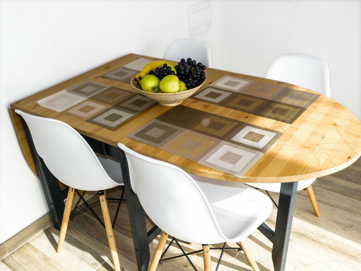 ספליט Apartment With Terrace And Free Parking - Beach Nearby מראה חיצוני תמונה